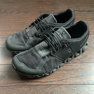 On Cloud Running Shoe Mens Size 9 Black Like New Condition